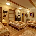 Wellness Jánošíkov Dvor Inn 4*