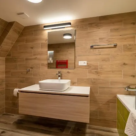 Inn Janosikov Dvor 4*