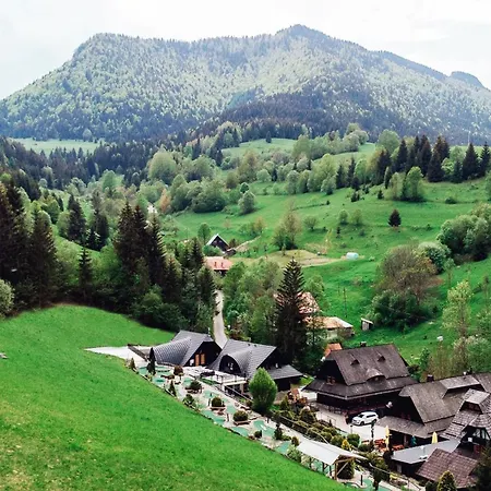 Wellness Janosikov Dvor אורחן 4*