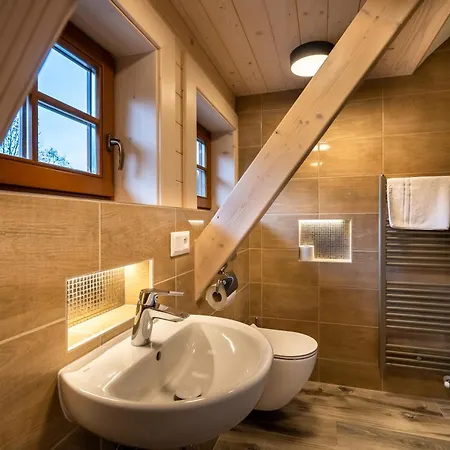 Janosikov Dvor Inn 4*