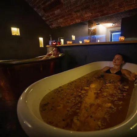 Han/Misafirhane Wellness Janosikov Dvor Zázrivá
