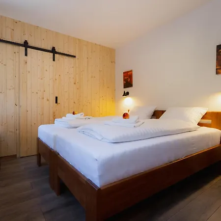Wellness Janosikov Dvor Han/Misafirhane Zázrivá