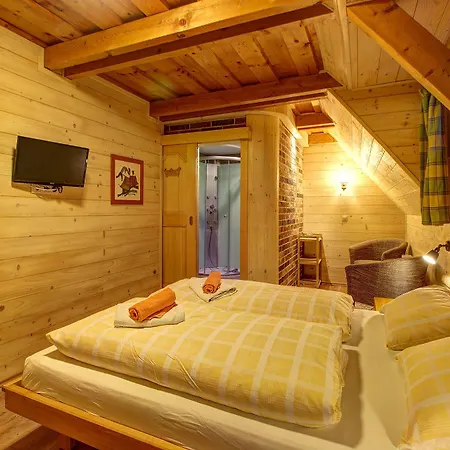 Wellness Janosikov Dvor אורחן 4*